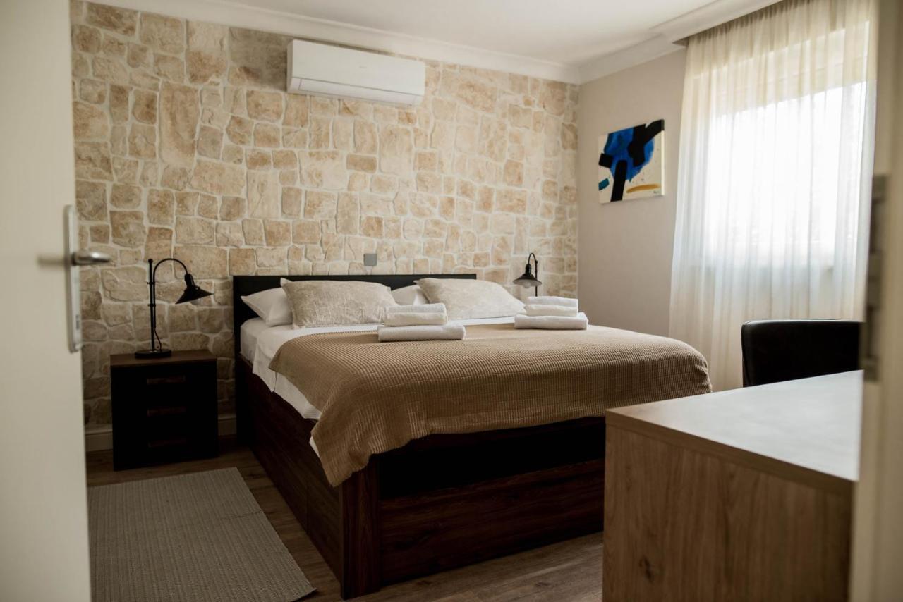 La Familia, Zadar, Vinjerac Villa Bagian luar foto